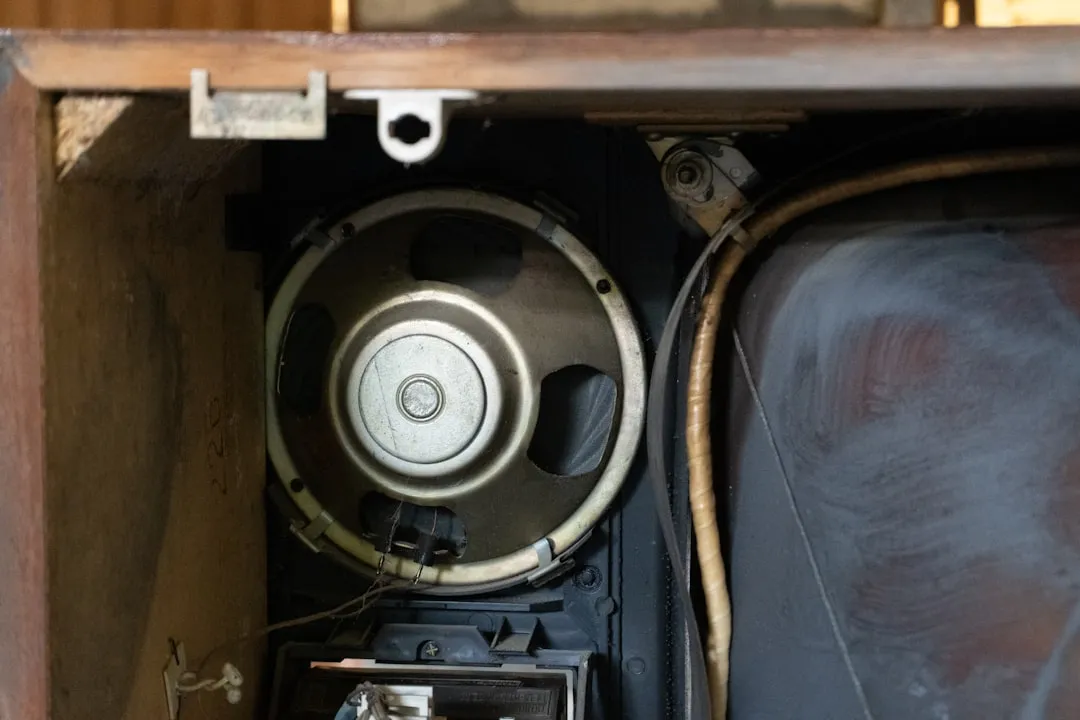 how-to-fix-clicking-sound-from-light-switch-causes-solutions