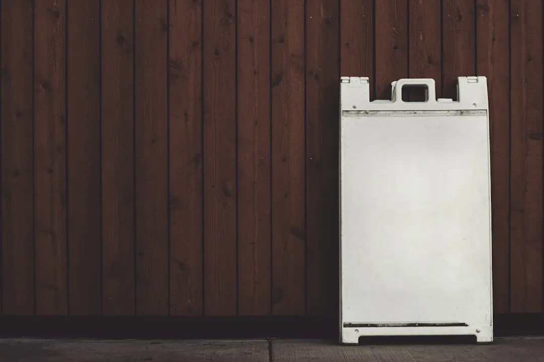 repairing-smelly-refrigerator-filter-and-improving-indoor-air-quality
